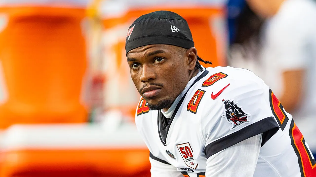 Tampa Bay Buccaneers to Waive Shilo Sanders After Punching Bills Player