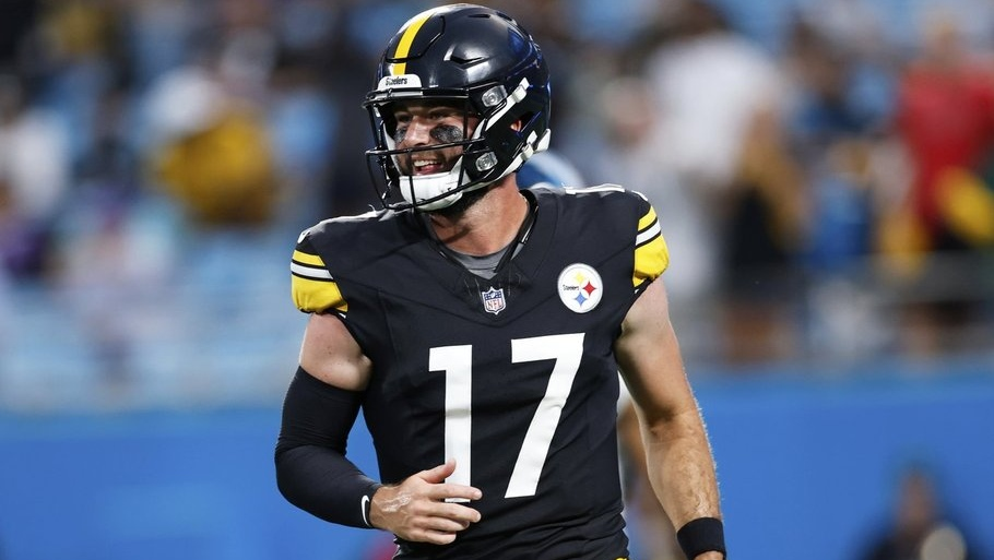 Steelers Beat Panthers 19-10 in NFL Preseason Finale, Rookie Derrick Harmon Injured