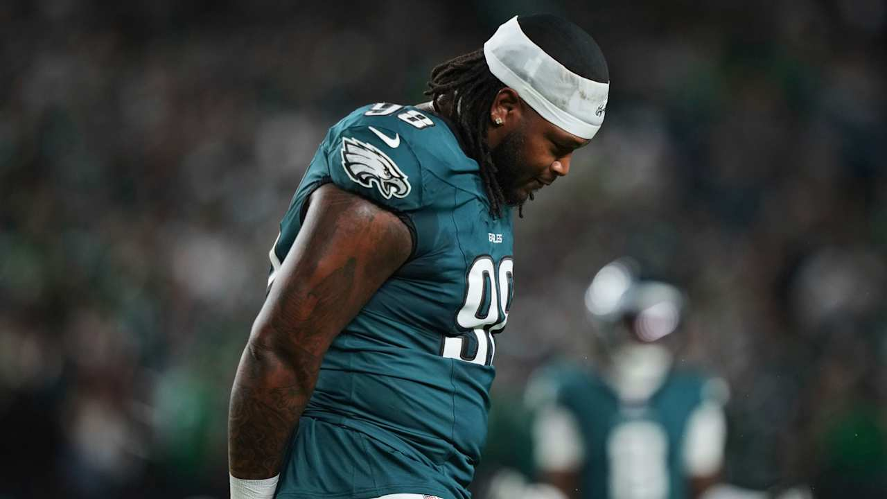 Eagles’ Jalen Carter Ejected After Spitting on Dak Prescott in Season Opener